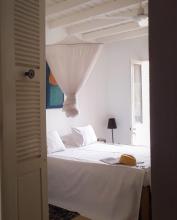 A side view of the Aminou bed.