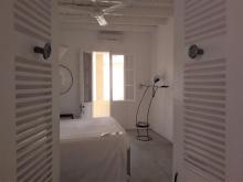 A look into the white room Dicko